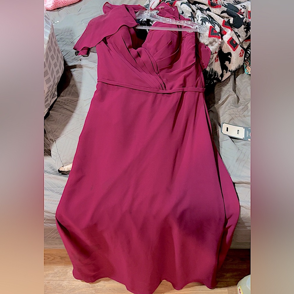 Elegant Burgundy Women's Prom Dress, only wore once. One stain on the bottom